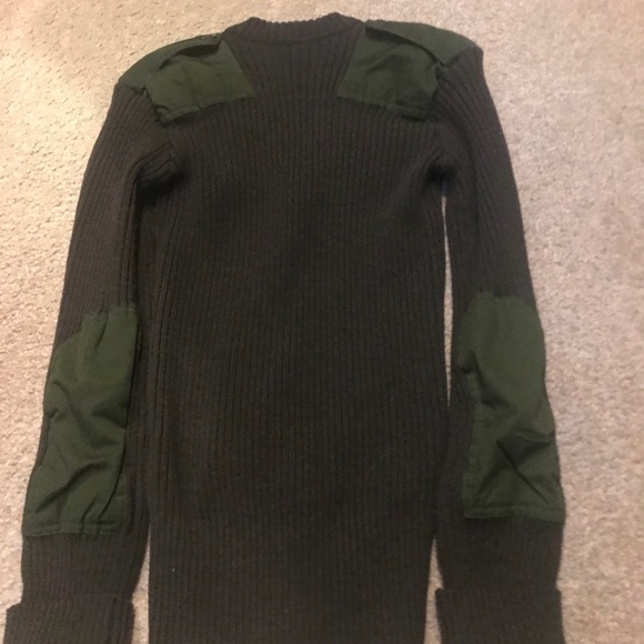 Women’s 100% wool sweater size Large - Picture 2 of 3